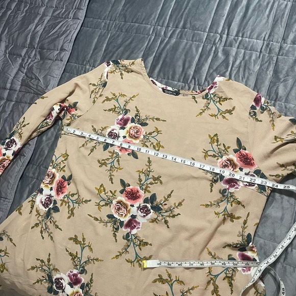 SHEIN CURVE  2XL  TUNIC TOP - Picture 5 of 9